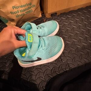 Nike size 5 kids